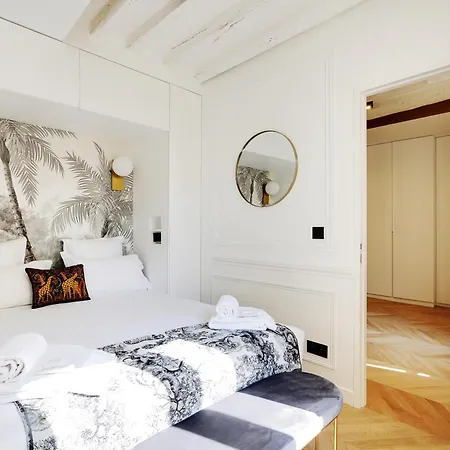 Pick A Flat's On Rue Montorgueil *